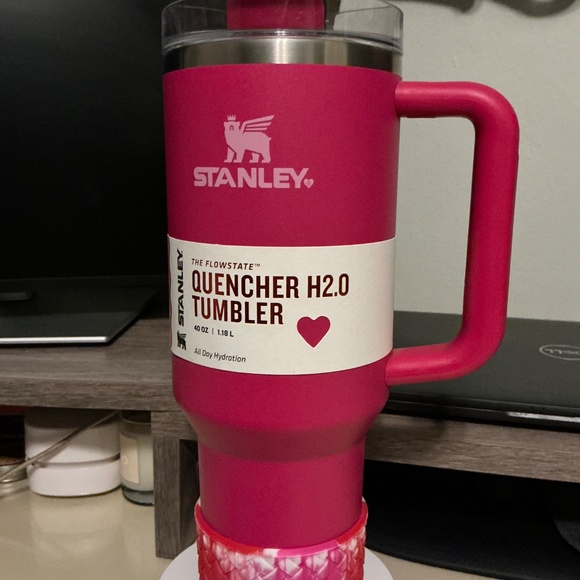 Stanley Valentine’s Day Cosmo Pink Tumbler 40 Oz (Target Exclusive) - Picture 3 of 6